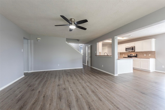 10730 Acacia Forest Trl, Houston, TX 77089 - photo 15