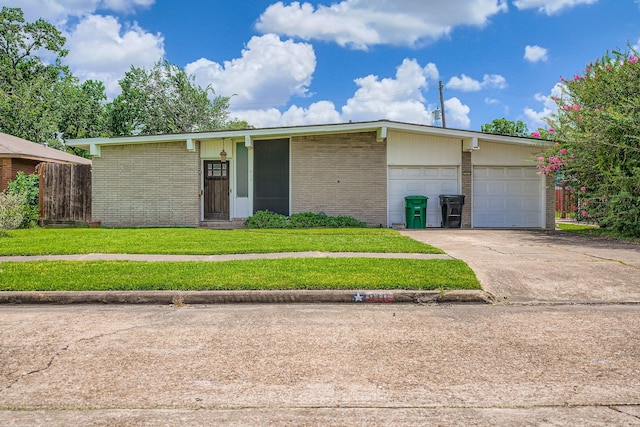 910 Eastlake St, Houston, TX 77034 - photo 1