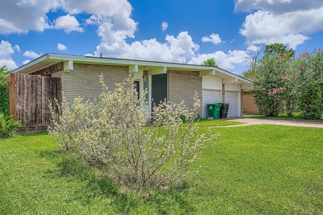 910 Eastlake St, Houston, TX 77034 - photo 2