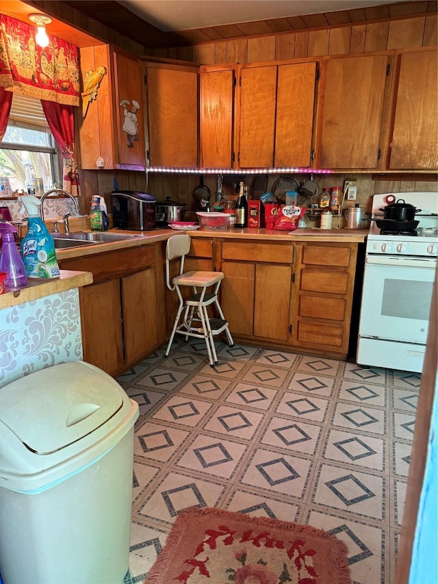 1410 N Gulf Blvd, Freeport, TX 77541 - photo 6
