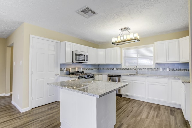 1406 W Talmage St, Alvin, TX 77511 - photo 3