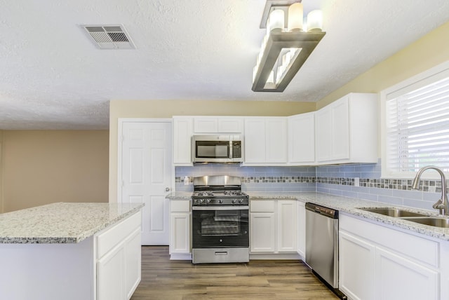 1406 W Talmage St, Alvin, TX 77511 - photo 6