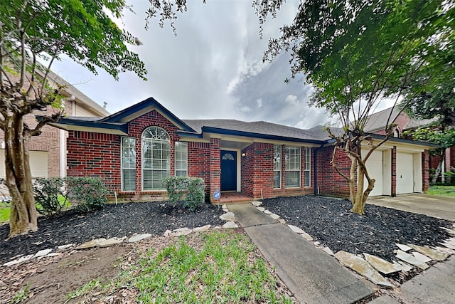 7538 Orchard Hills Ln, Sugar Land, TX 77479 - photo 1
