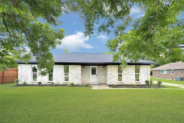 7114 Fox Run Dr, Angleton, TX 77515 - photo 2