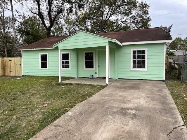 7338 Guadalcanal Rd, Houston, TX 77033 - photo 6