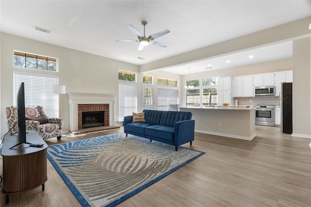 1305 Beechwood Dr, Friendswood, TX 77546 - photo 4