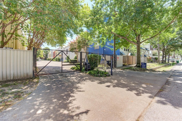 648 Lester St, Houston, TX 77007 - photo 47