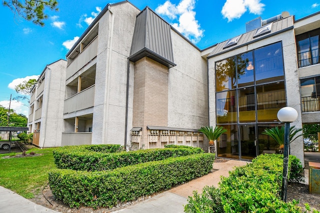 8429 Hearth Dr Unit 27, Houston, TX 77054 - photo 2