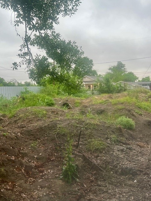 1 Bobby Burns St, Houston, TX 77028 - photo 7