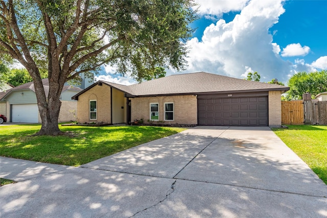 320 Creek Bend Dr, League City, TX 77573 - photo 1