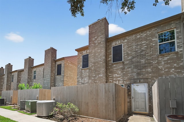 3102 Holly Hall St Unit 3102, Houston, TX 77054 - photo 2