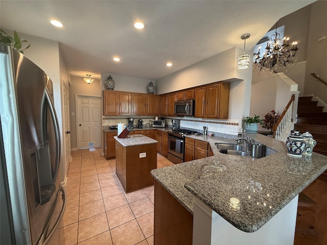 12218 Meadowglen Ct, Meadows Place, TX 77477 - photo 3