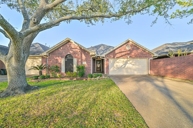201 Live Oak Ln, Friendswood, TX 77546 - photo 1
