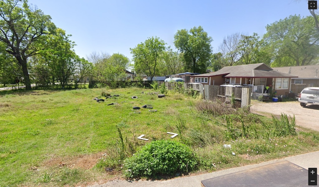 7226 Karnes St, Houston, TX 77020 - photo 1