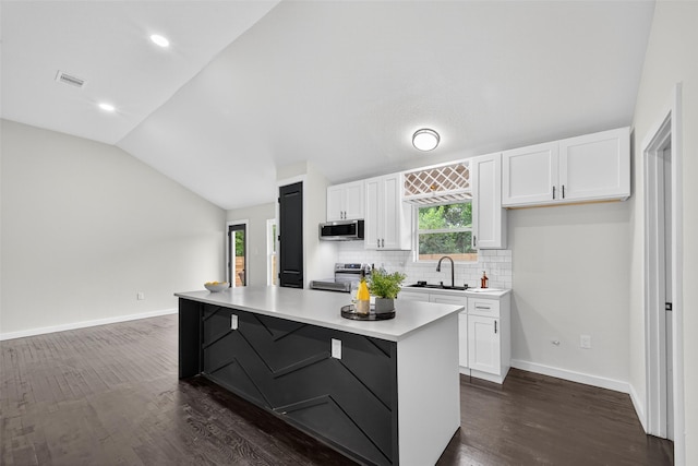 209 Leago St, Houston, TX 77022 - photo 7