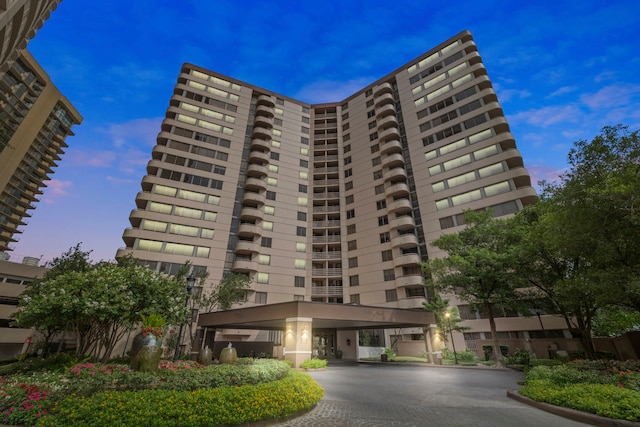3525 Sage Rd Unit 903, Houston, TX 77056 - photo 23