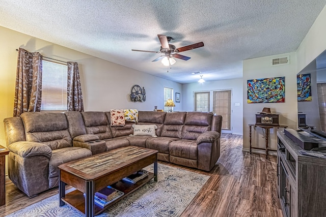 220 Commanche Dr, Onalaska, TX 77360 - photo 6