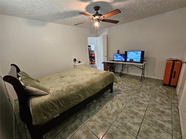 1019 Woodbridge Ave, Pearland, TX 77584 - photo 9