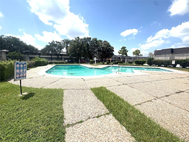 212 Plaza Verde Dr Unit F26, Houston, TX 77038 - photo 2