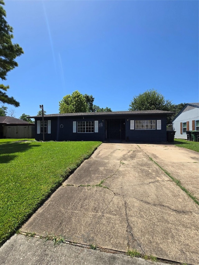 5874 Belneath St, Houston, TX 77033 - photo 2