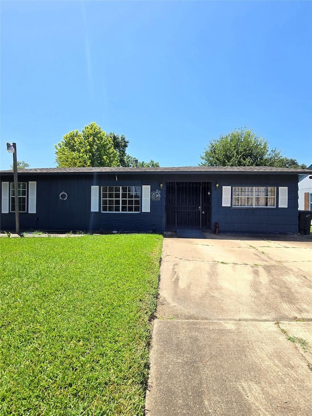 5874 Belneath St, Houston, TX 77033 - photo 1