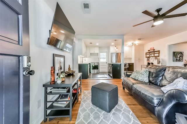 1506 W Crockett St, La Marque, TX 77568 - photo 4