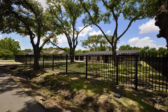 7133 Evans St, Houston, TX 77061 - photo 2