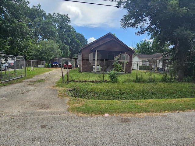 931 Lucky St, Houston, TX 77088 - photo 4