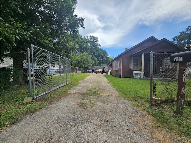 931 Lucky St, Houston, TX 77088 - photo 5