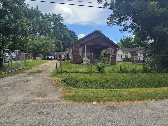 931 Lucky St, Houston, TX 77088 - photo 1
