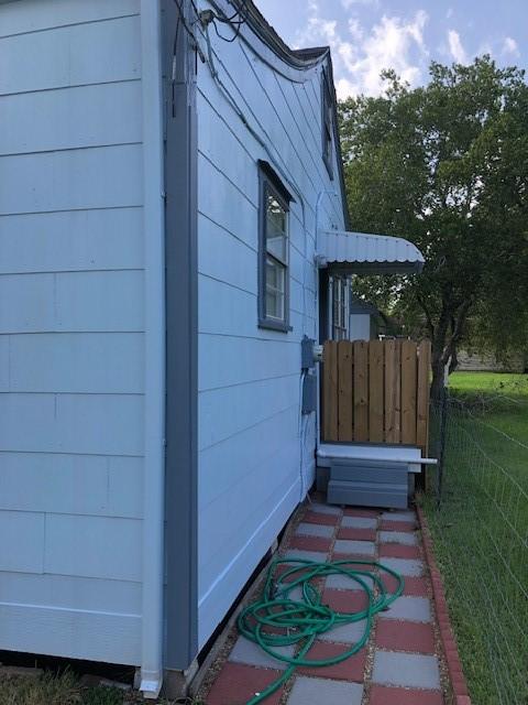 401 E Church St, El Campo, TX 77437 - photo 27