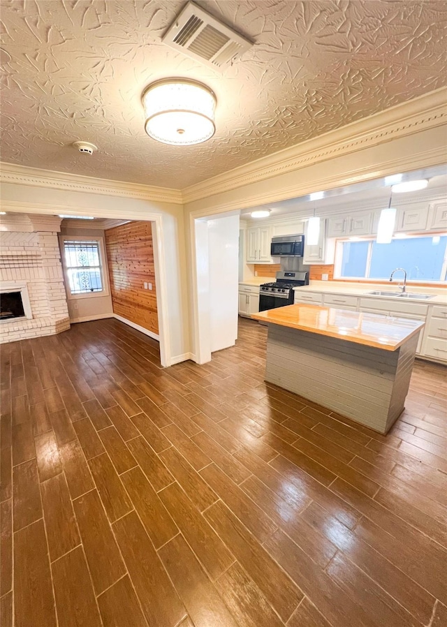 1207 Firnat St, Houston, TX 77022 - photo 2