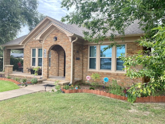 592 E Hempstead St, Giddings, TX 78942 - photo 1