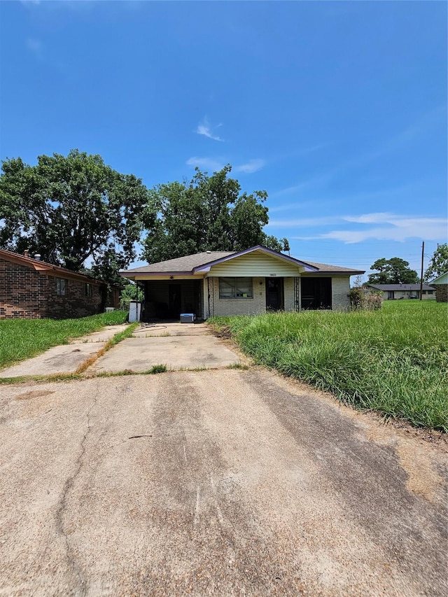 2190 Bourbon St, Beaumont, TX 77705 - photo 1