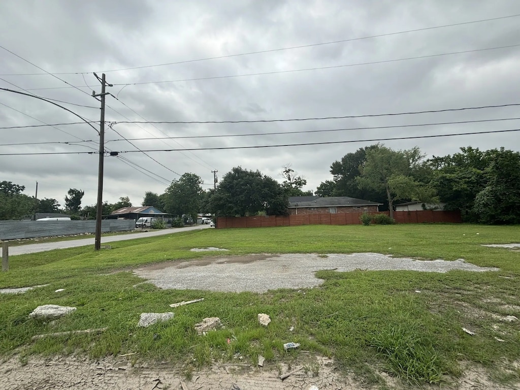 3518 E Lockwood Dr, Houston, TX 77026 - photo 1