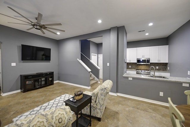 746 San Jacinto Cir, Baytown, TX 77521 - photo 2