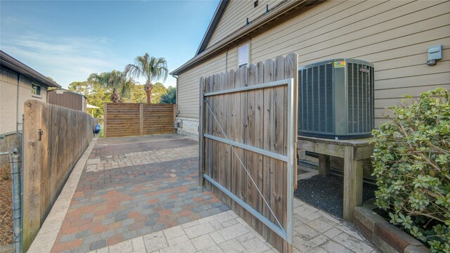 3828 Bayou Cir, Dickinson, TX 77539 - photo 13