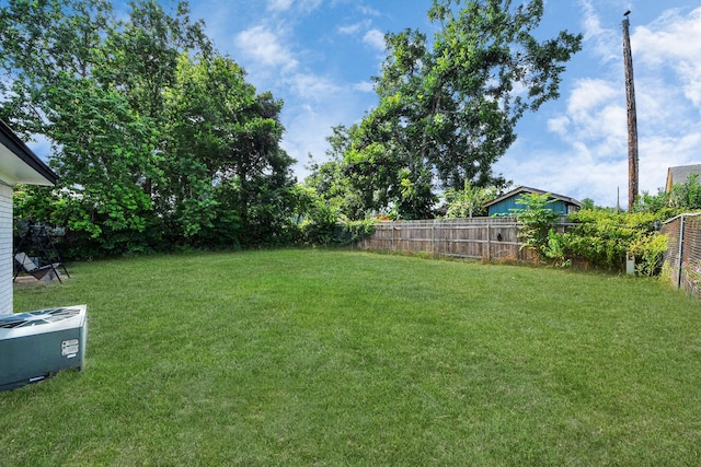 1102 Helms Rd, Houston, TX 77088 - photo 30