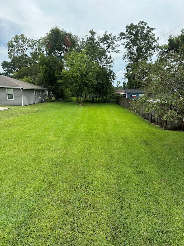 527 Brazoswood Dr, Clute, TX 77531 - photo 2