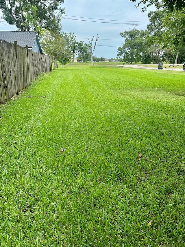 527 Brazoswood Dr, Clute, TX 77531 - photo 4