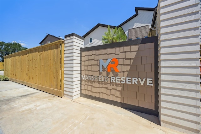5902 Balbo St, Houston, TX 77091 - photo 2