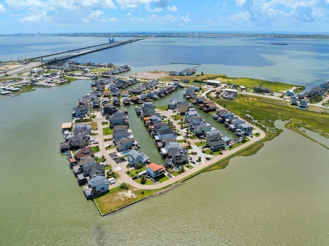413 Jeanie Lynne Cir, Tiki Island, TX 77554 - photo 32