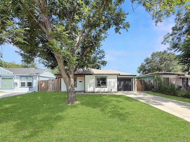 7330 Hurtgen Forest Rd, Houston, TX 77033 - photo 1