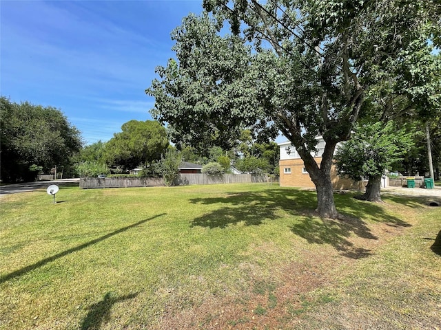 1414 Sycamore St, La Marque, TX 77568 - photo 3