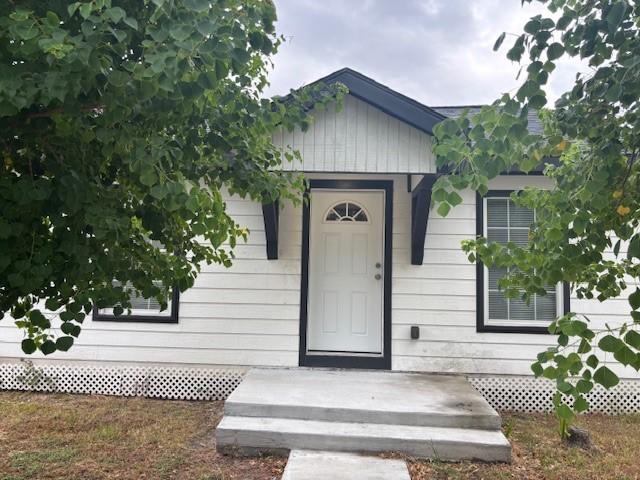 311 N Ann, Port Lavaca, TX 77979 - photo 2