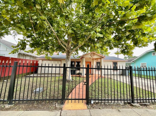 910 Coronado St, Houston, TX 77009 - photo 2