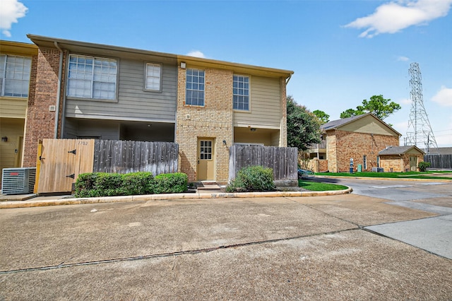 1515 Sandy Springs Rd Unit 1703, Houston, TX 77042 - photo 1
