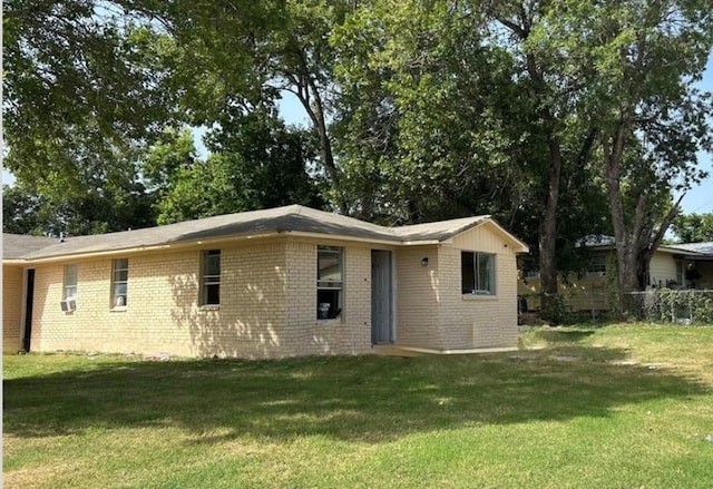 819 E Guadalupe St, La Grange, TX 78945 - photo 1