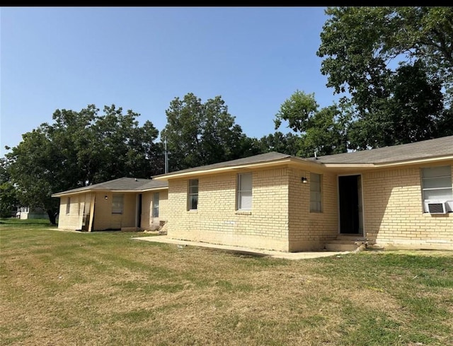 819 E Guadalupe St, La Grange, TX 78945 - photo 2