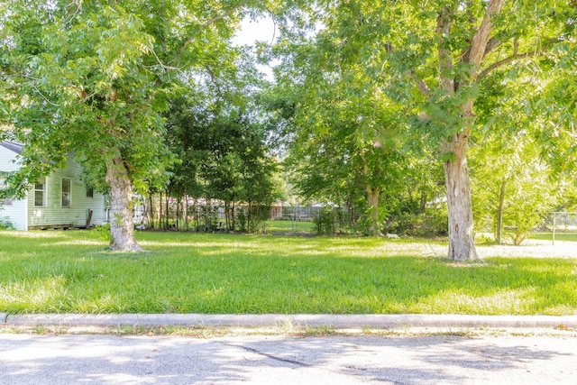 404 Harvey Ave, Baytown, TX 77520 - photo 1
